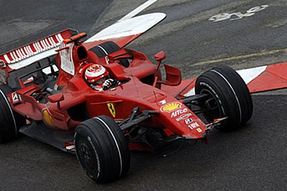 Hakemler Raikkonen'e ceza vermedi