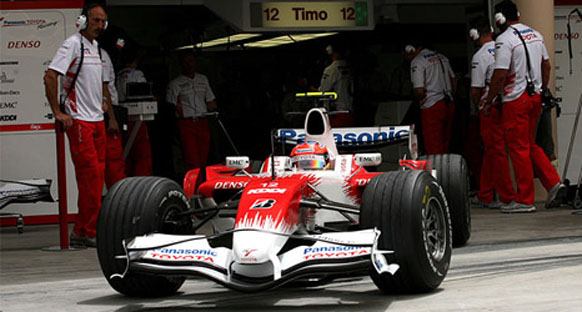 Toyota geride kaldı