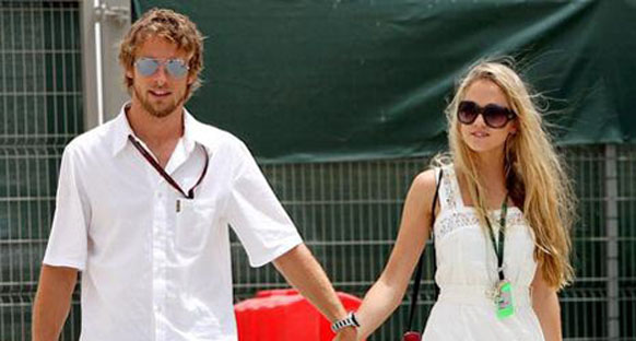 Jenson Button kız arkadaşından ayrıldı