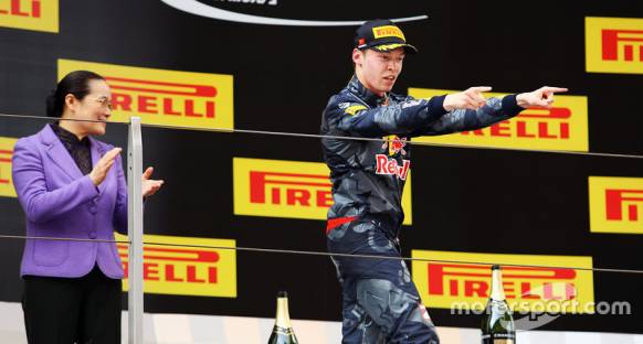 Çin'de Günün Pilotu ödülü Daniil Kvyat'ın