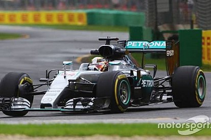 Hamilton kuru zeminde de en hızlı isim