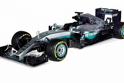 Mercedes 2016 aracını tanıttı