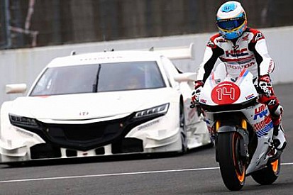 Alonso Honda'nın MotoGP motorunu test etti