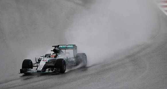 Hamilton Şampiyonluğu Garantilemek İçin Risk Almayacak