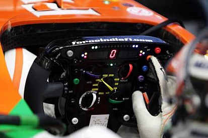 Monza'da Force India'nın Direksiyonu Çalındı