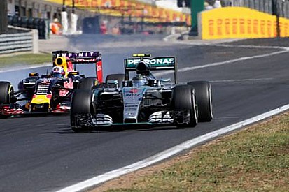 Red Bull, Renault'dan erken ayrılmayı tartışıyor