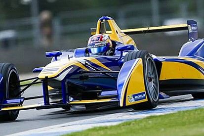 Buemi'den Formula E testinde pist rekoru geldi