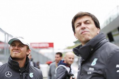 Testlerin son günü Rosberg lider