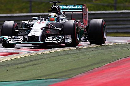 Hamilton Avusturya'da işleri yoluna koymaya kararlı