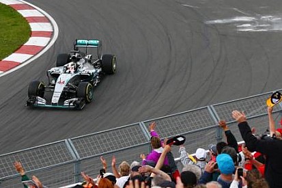 Kanada'da ilk seansın lideri Hamilton