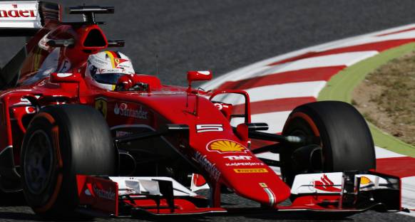 Vettel: Mercedes-Ferrari farkı açıldı