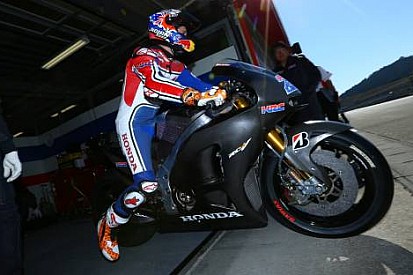 Stoner, Pedrosa yerine yarışamayacak olmaktan dolayı üzgün