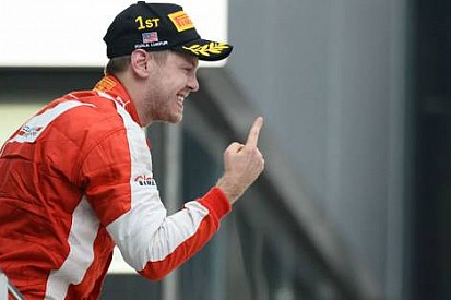 Ferrari Malezya'da şahlandı, Vettel kazandı!