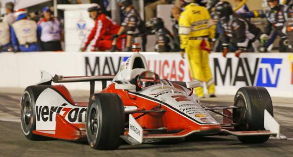 Montoya, IndyCar'ın sezon açılış yarışını kazandı