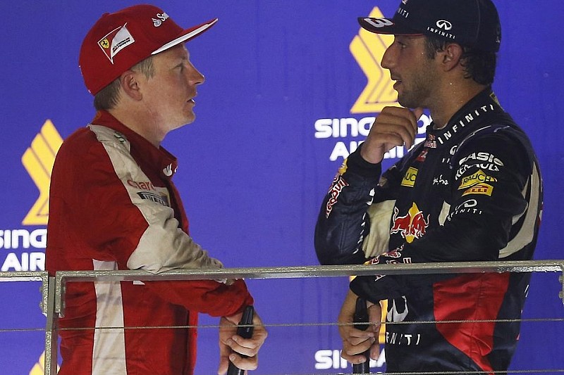 Джонс: Ferrari повинна замінити Райкконена на Ріккардо