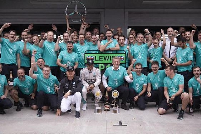 Райкконен покараний, Mercedes - чемпіони