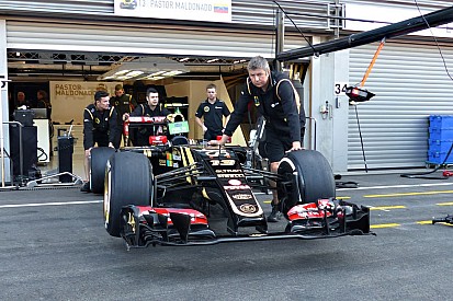 Пристави знову відвідали бокси Lotus