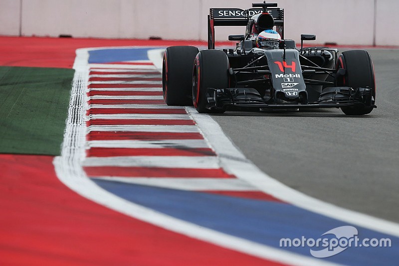 Алонсо призвал McLaren бороться за очки в каждой гонке
