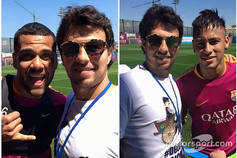Sergio Pérez con jugadores del Barcelona