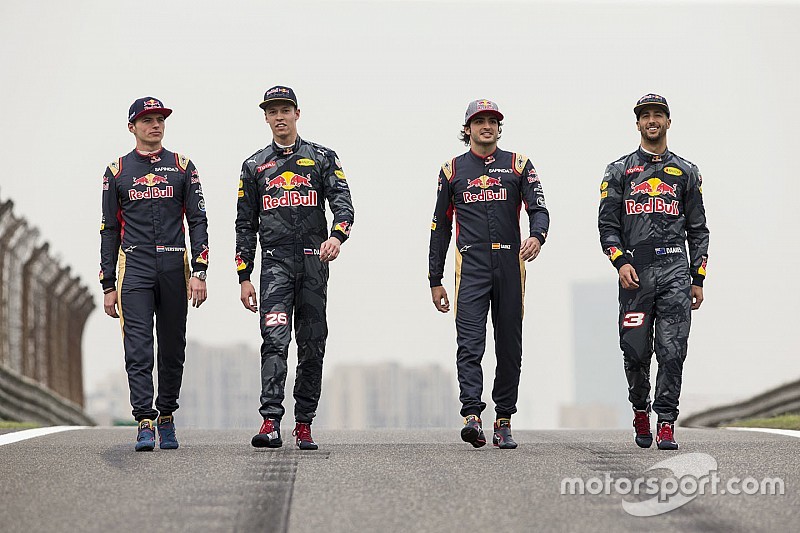 Cómo afecta a Carlos Sainz el cambio Kvyat/Verstappen