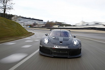 Porsche onthult GTE-wagen voor 2017