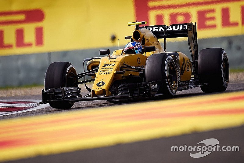 Renault протестує в Барселоні нову версію мотора
