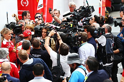 Ferrari: i due piloti difendono il capo Arrivabene