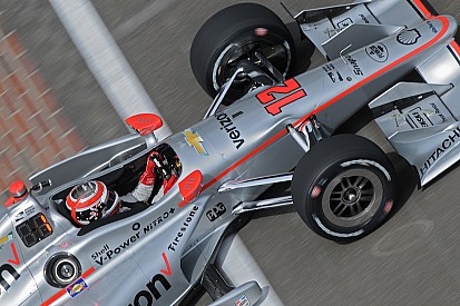 Penske dominó la tercera práctica en el IMS