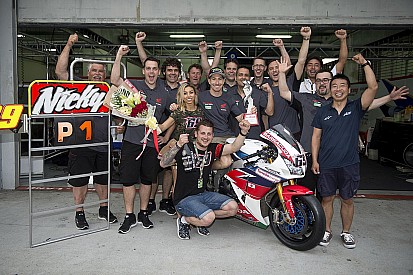 Nicky Hayden è il 18esimo pilota ad aver vinto nei GP ed in SBK