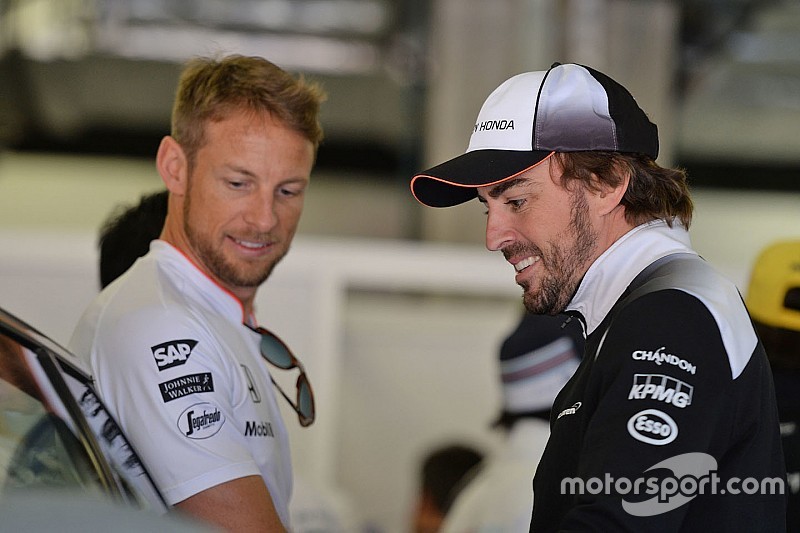 Alonso y Button dudan que McLaren sea el sucesor de Mercedes
