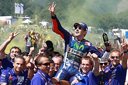 Kolumne: Wie die Rossi-Fans Marquez und Lorenzo antreiben – statt einbremsen