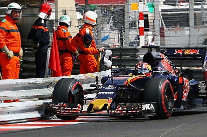 Toro Rosso: Kvyat aveva rotto il T-tray sul cordolo delle Piscine