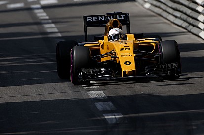 Geen straf voor Magnussen na rijden door rood licht