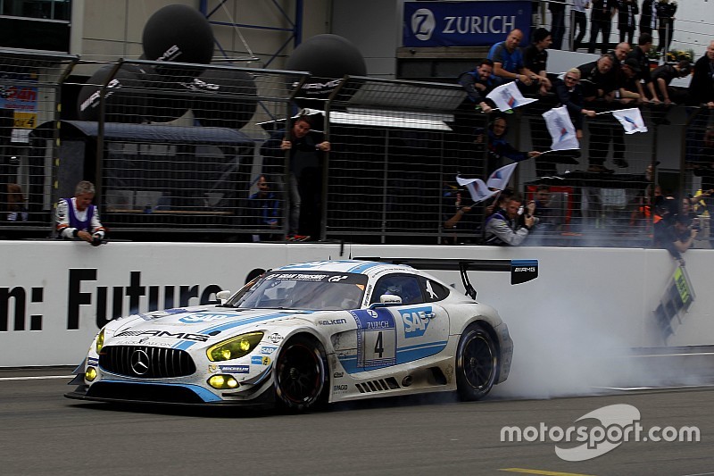 Le foto più belle del dominio Mercedes alla 24 Ore del Nurburgring