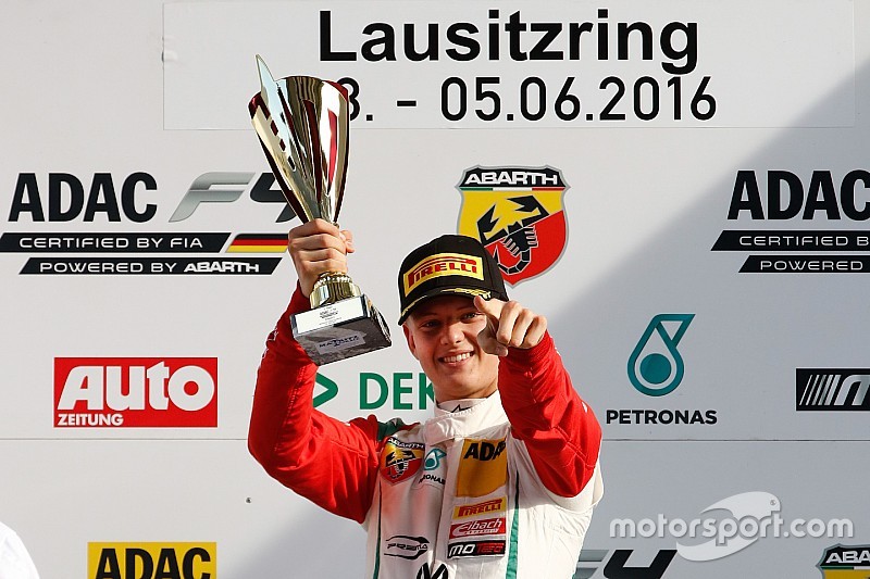 Mick Schumacher suma dos triunfos más en la Fórmula 4