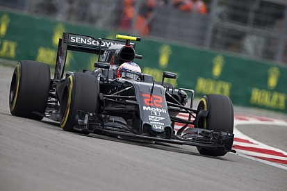 A McLaren kínálata a Spanyol Nagydíjra: új padlólemez, új szárnyak és új kasztni