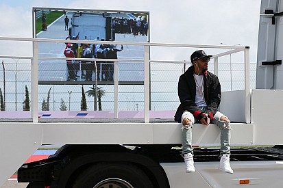Öt hasonlóság Lewis Hamilton és Neymar között!