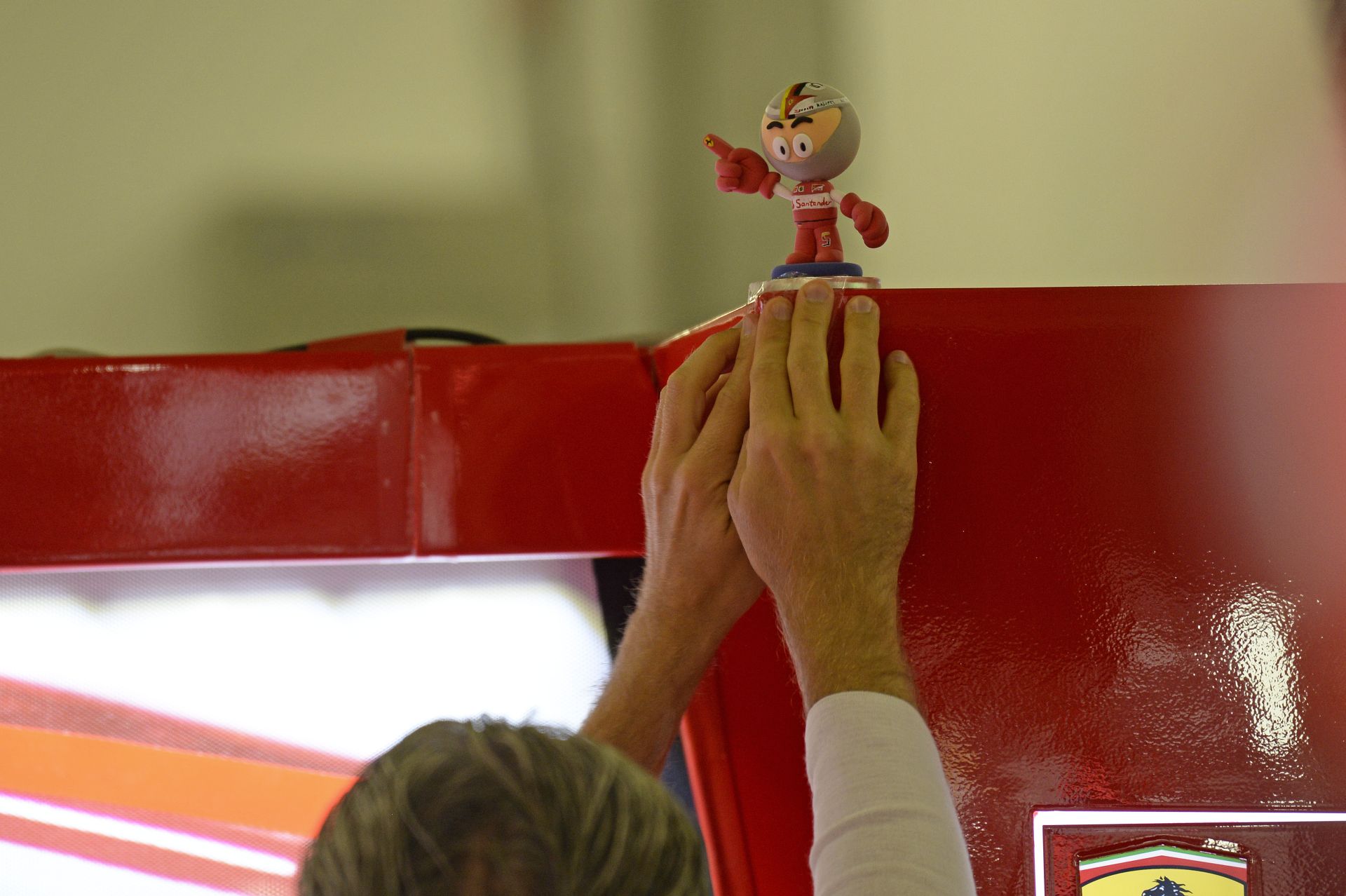 A Ferrari nem örül a balesetnek, és szerintük is Vettel hibázott
