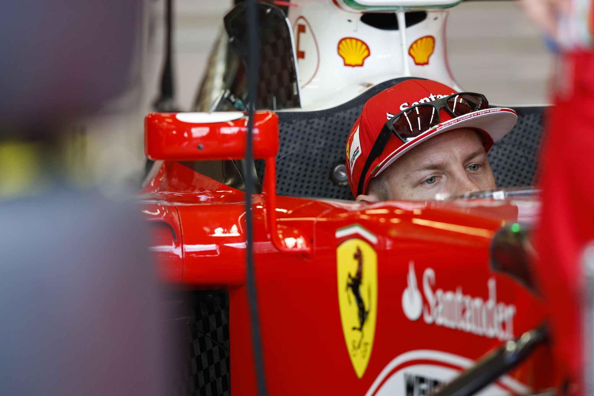 Így örült a Ferrari Raikkönen hamiltonos előzésének Kínában