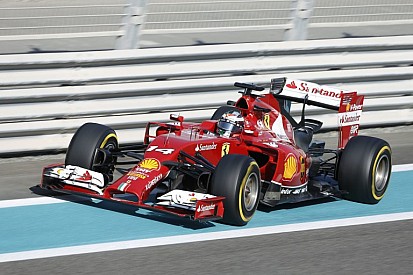 Alonso: „Nincs gondom a Ferrarival, a garázsomban is van tőlük autóm…”