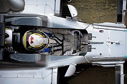 Hamilton szerint a Forma-1-ben megtört valami, és a MotoGP sokkal izgalmasabb