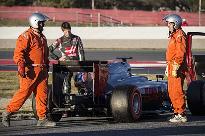 Grosjean nem számított rá, hogy valaki 300-nál behúzza a kéziféket