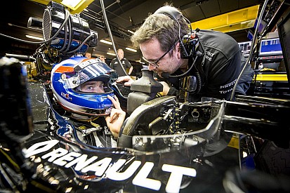 A Renault-nak semmi baja Vettel-lel, de egy Renault-versenyző mégiscsak más