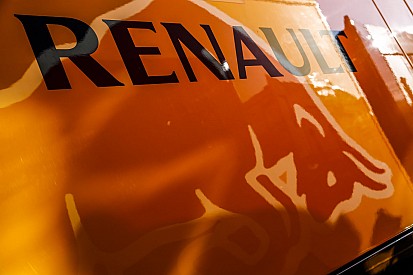 Gyengébb motorokat fog kapni a Red Bull a Renault-tól?