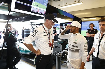 Hamilton jelenleg toronymagas favoritja a bajnokságnak, de csak JELENLEG!