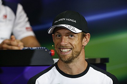 BRÉKING: A McLaren megerősítette, Button 2016-ban is velük versenyez a Forma-1-ben!
