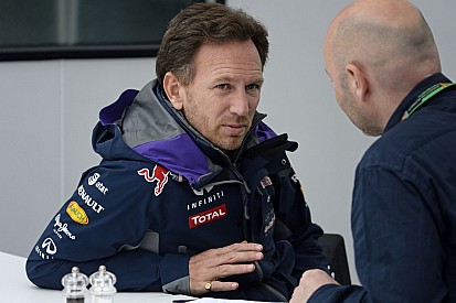 A Red Bull ismét nekiesett a Renault-nak - a Ferrari és a Mercedes ezért nem vállalja be a bikákat?
