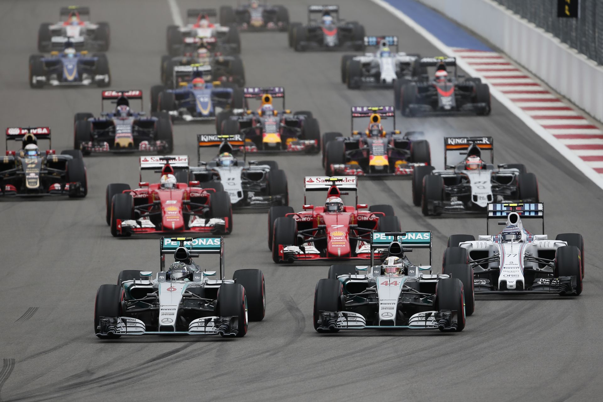 Orosz Nagydíj: 10/9 pontszerző csapat, 50% körüli dobogós arány Hamilton és Vettel neve mellett!