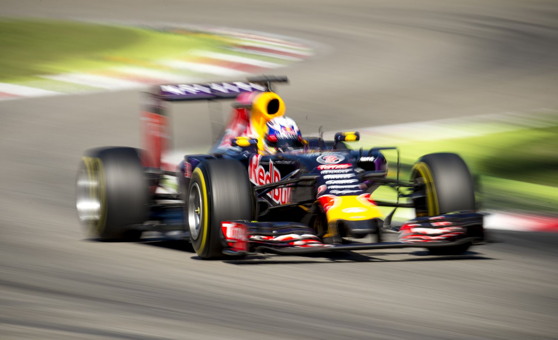 Túl problémás partner lenne a Red Bull a Mercedes számára