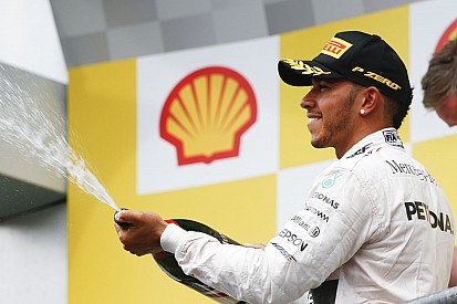 Button: „Hamilton a valaha volt egyik leggyorsabb versenyző egy körön”